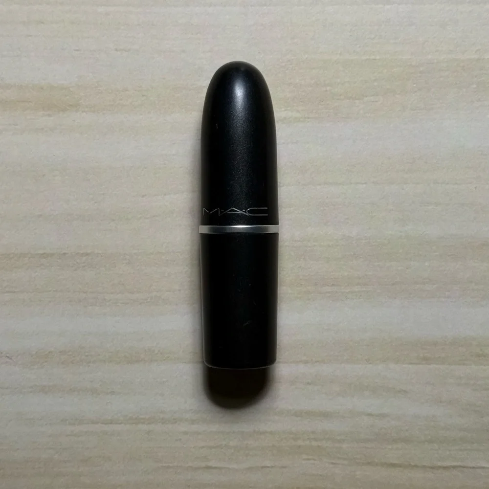 2/$40 - Mac Cremesheen Lipstick - Picture 2 of 5